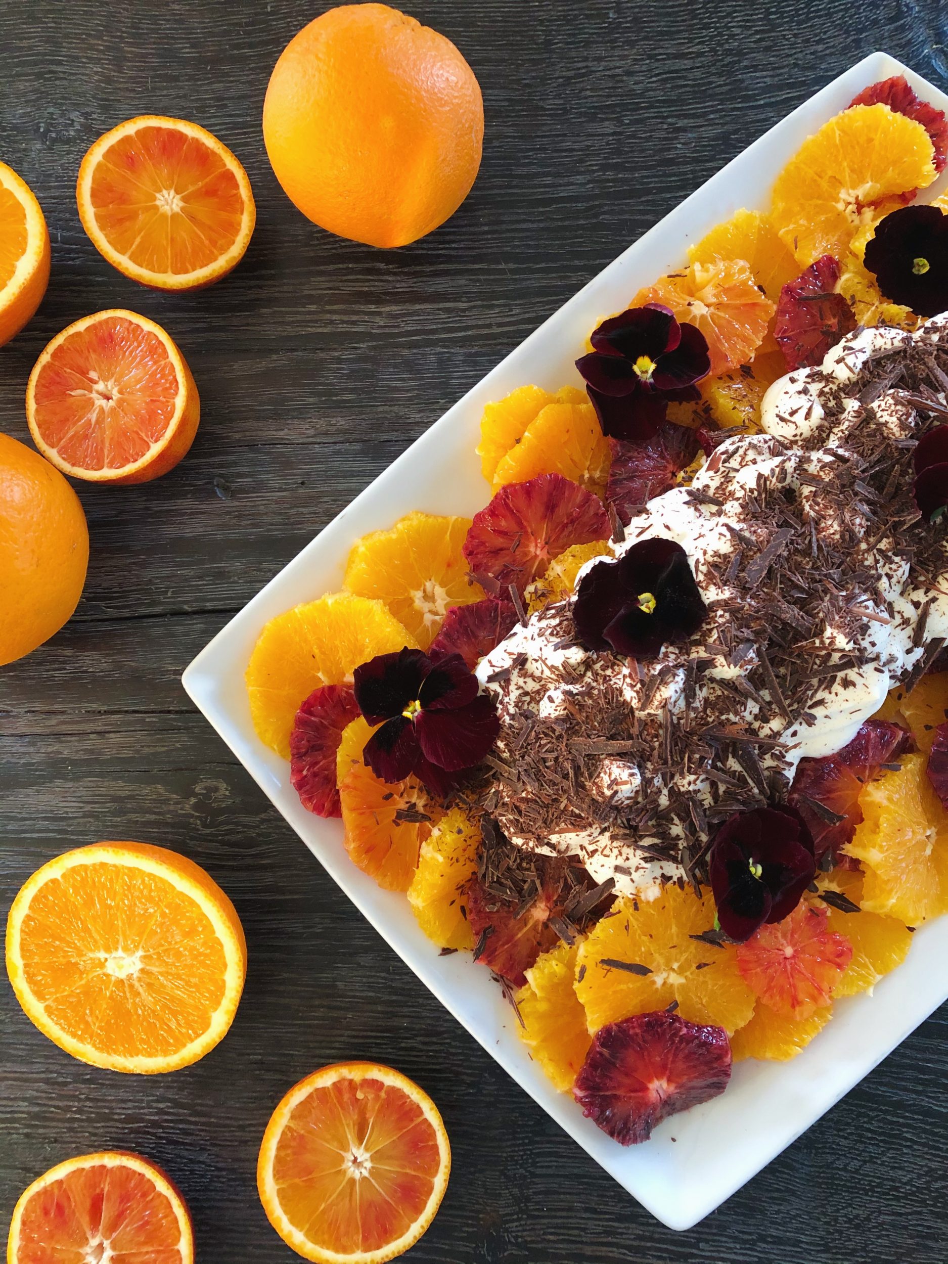 Dessert med appelsiner, flødeskum & hakket chokolade