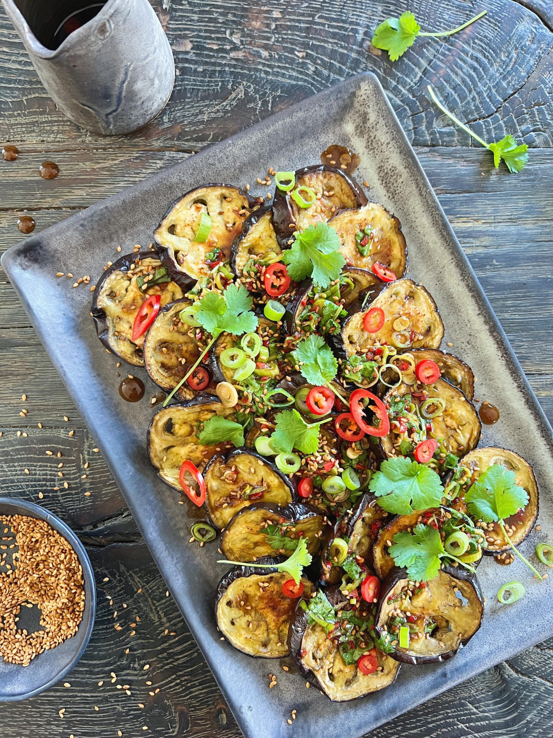 Aubergine i ovn<br> med asiatisk topping