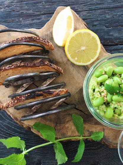 Edamame 'spread' med ristede sesamfrø & chiliflager