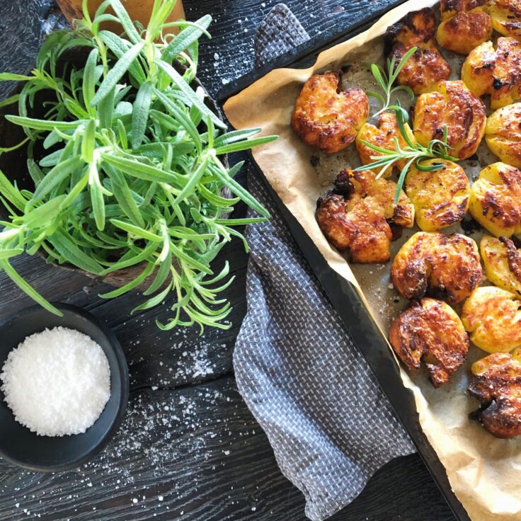 Sprøde ovnbagte kartofler med blød midte