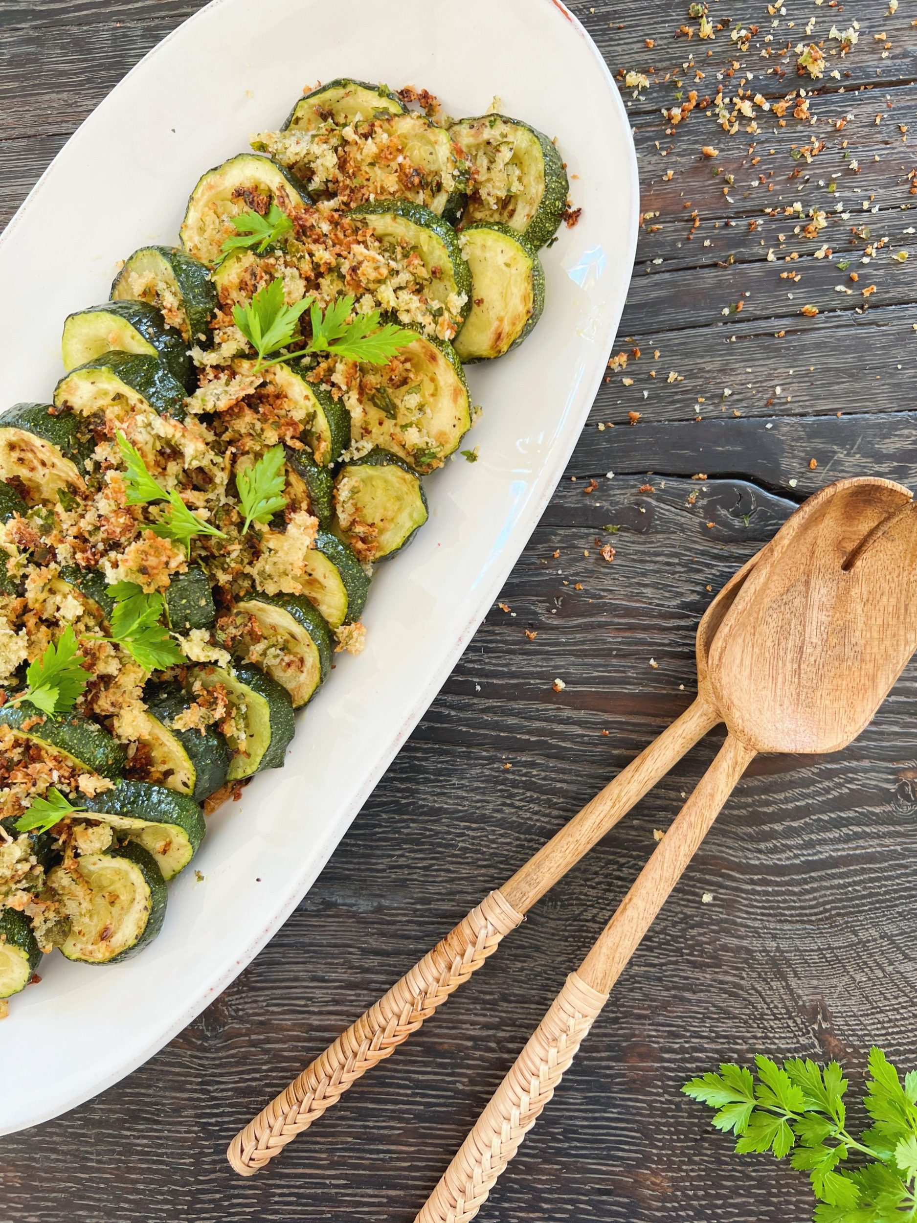 Lun squashsalat med knasende sprød panko topping